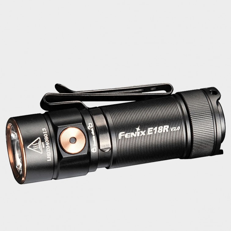 Практичен фенер FENIX E18R V2.0
