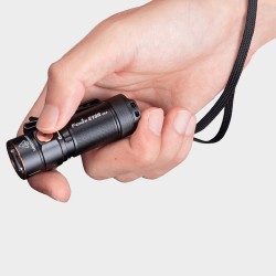 Практичен фенер FENIX E18R V2.0
