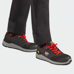 Черни работни обувки с бомбе SPEEDY RACE LOW S3S 